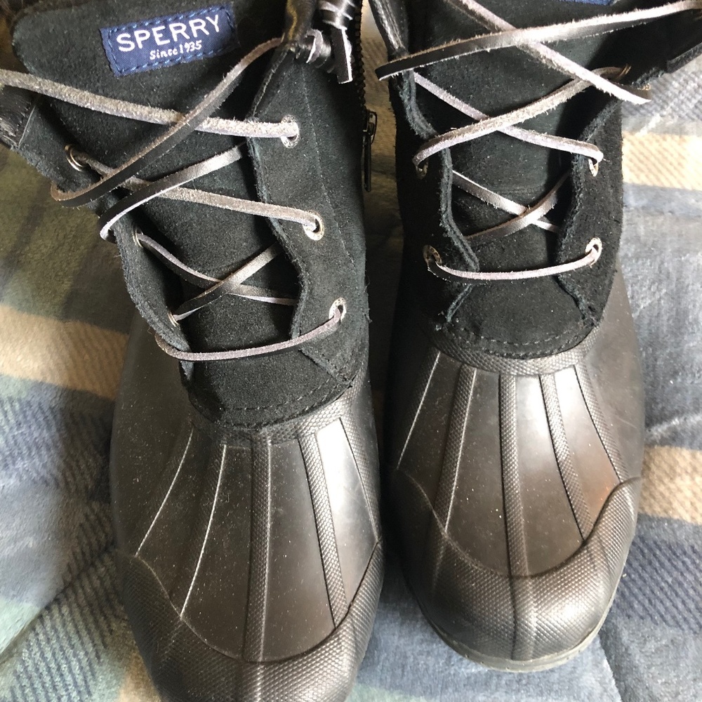 Waterproof black boots